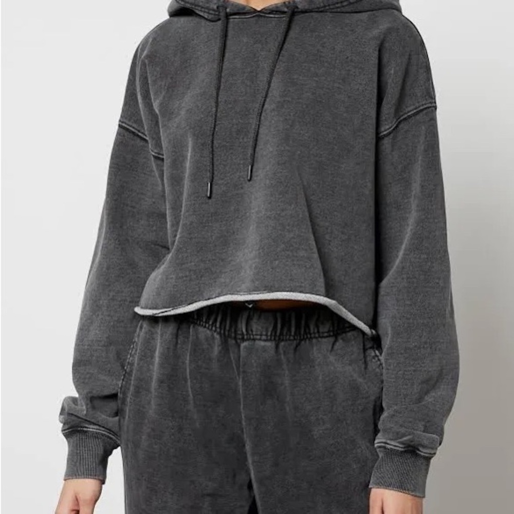 Good American Jeanius cropped gray-black hoodie, size medium (NWT)